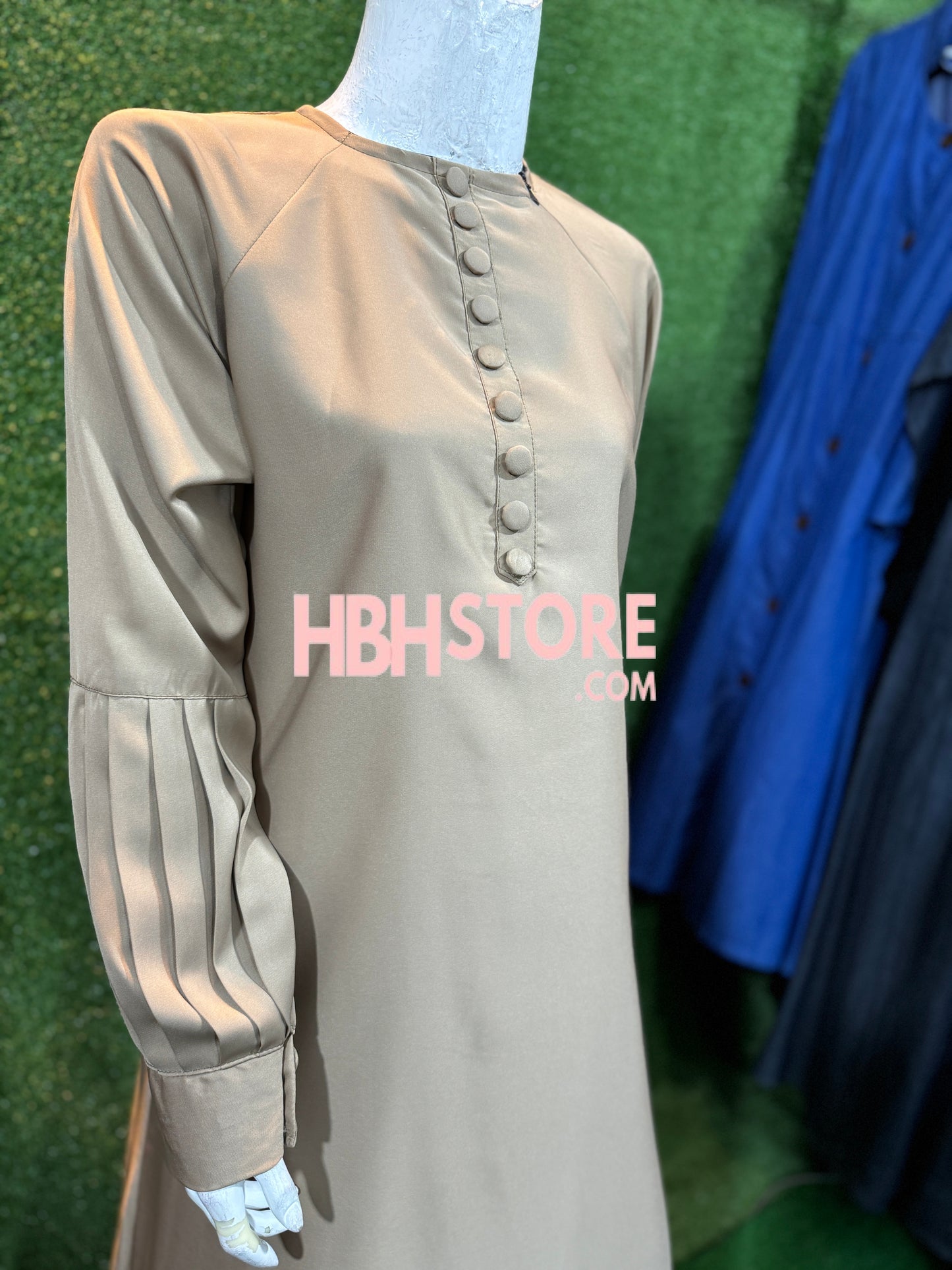 Button Style Kuff sleeves with Pleats