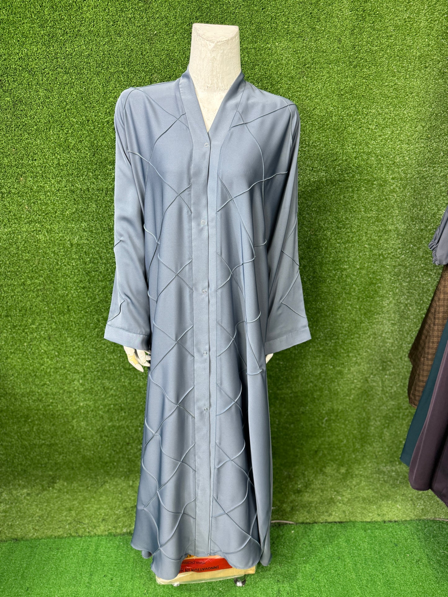 Front Open PinTuks Abaya